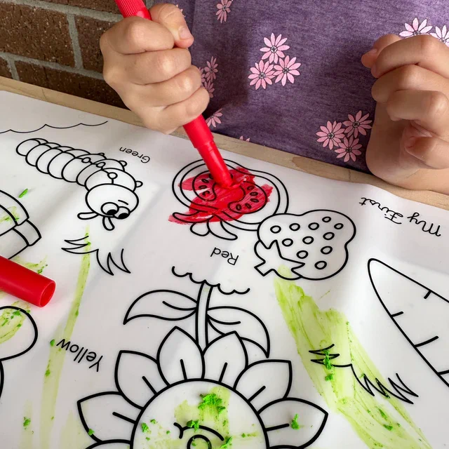 Dziecko kolorujące silikonową matę edukacyjną HeyDoodle Nauka Kolorów