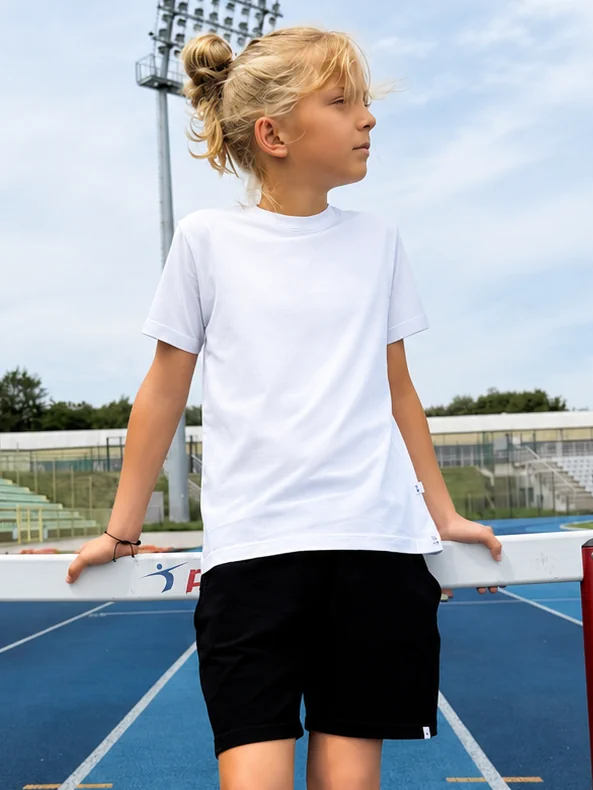 Komplet na WF dla dzieci TUSS biały T-shirt i czarne spodenki