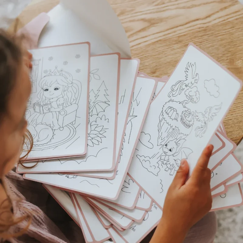 Dziecko korzystające z wkładów KIDYDRAW PAD Once Upon a Time