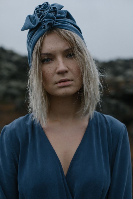 looks-by-looks-turban-velvet-dusty-blue-polkabubu-1.jpg