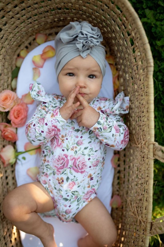 hey-popinjay-baby-box-white-roses-polkabubu-4.jpg