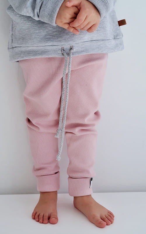 lamama-legginsy-fit-puder-prazek-polkabubu-3.jpg