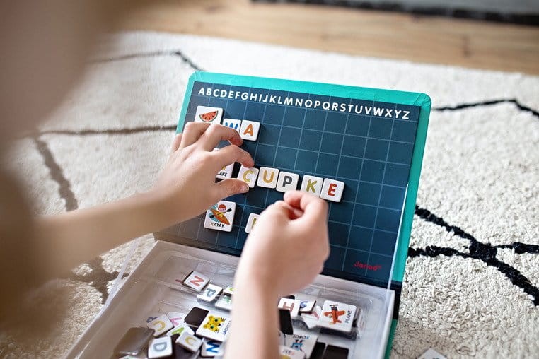 janod-Magnetyczna-ukladanka-Alfabet-Magnetibook-polkabubu-6.jpg
