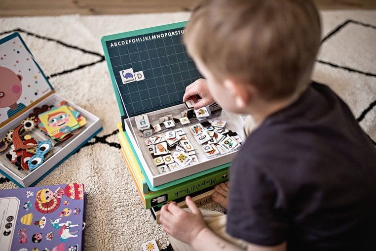 janod-Magnetyczna-ukladanka-Alfabet-Magnetibook-polkabubu-7.jpg
