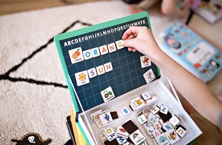 janod-Magnetyczna-ukladanka-Alfabet-Magnetibook-polkabubu-9.jpg