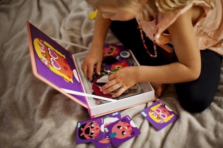 janod-Magnetyczna-ukladanka-smieszne-buzie-Magnetibook-polkabubu-5.jpg