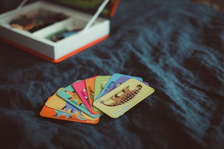 janod-Magnetyczna-ukladanka-Dinozaury-Magnetibook-polkabubu-8.jpg