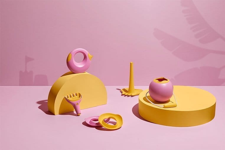 QUUT-Zestaw-lopatka-grabki-Raki-Banana-Pink-polkabubu-3.jpg