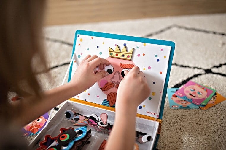 janod-Magnetyczna-ukladanka-Smieszne-buzie-Chlopiec-Magnetibook-polkabubu-9.jpg
