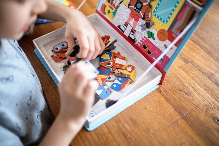 janod-Magnetyczna-ukladanka-Kostiumy-Chlopiec-Magnetibook-polkabubu-15.jpg