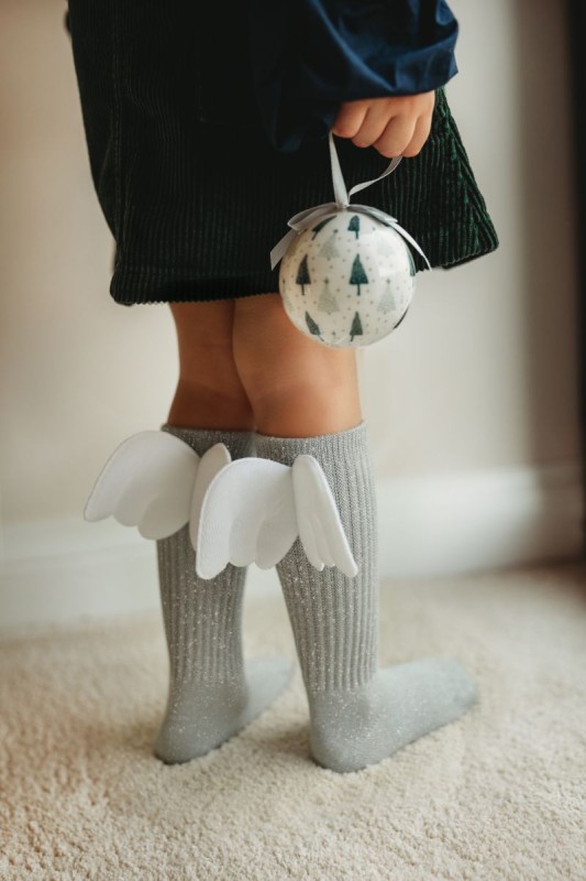 mamas-feet-podkolanowki-aniolki-swiecace-polkabubu-1.jpg
