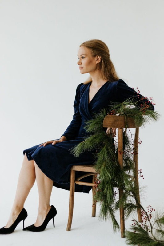 byKrawcowa-sukienka-NOELA-VELVET-NAVY-BLUE-polkabubu-4.jpg