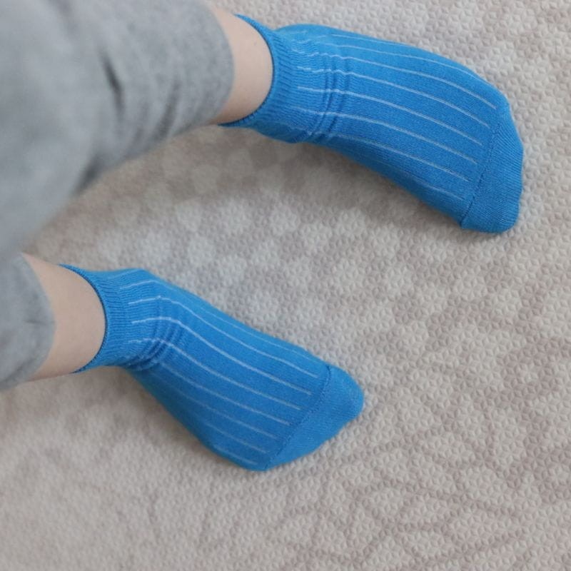 faves-skarpetki-klasyczne-jeans-polkabubu-2.jpg