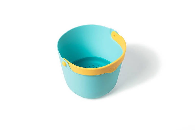QUUT-Wiaderko-z-sitkiem-Bucki-Lagoon-Banana-Blue-polkabubu-3.jpg
