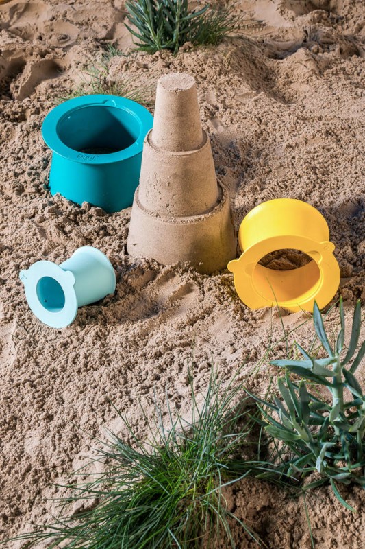 QUUT-Zestaw-3-foremek-do-piasku-Wieza-Alto-Lagoon-Green-Banana-Blue-polkabubu-11.jpg