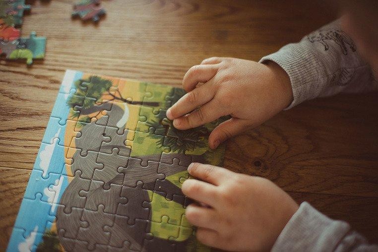 Mudpuppy-Puzzle-mini-Slon-afrykanski-48-polkabubu-5.jpg