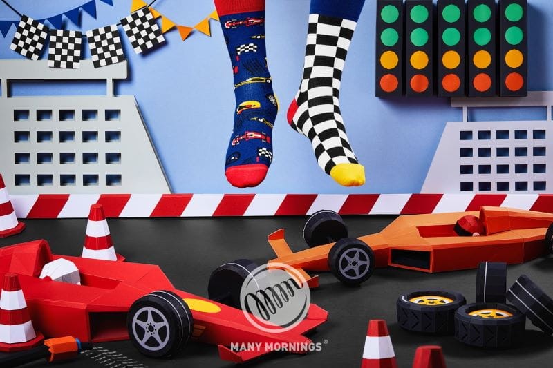 many-mornings-skarpetki-regular-formula-racing-polkabubu-2.jpg