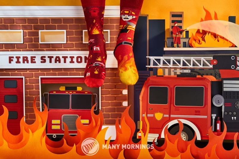 many-mornings-skarpetki-regular-the-fireman-polkabubu-2.jpg