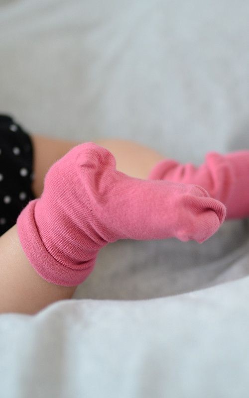 lamama-skarpetki-newborn-organiczne-puder-polkabubu-2.jpg