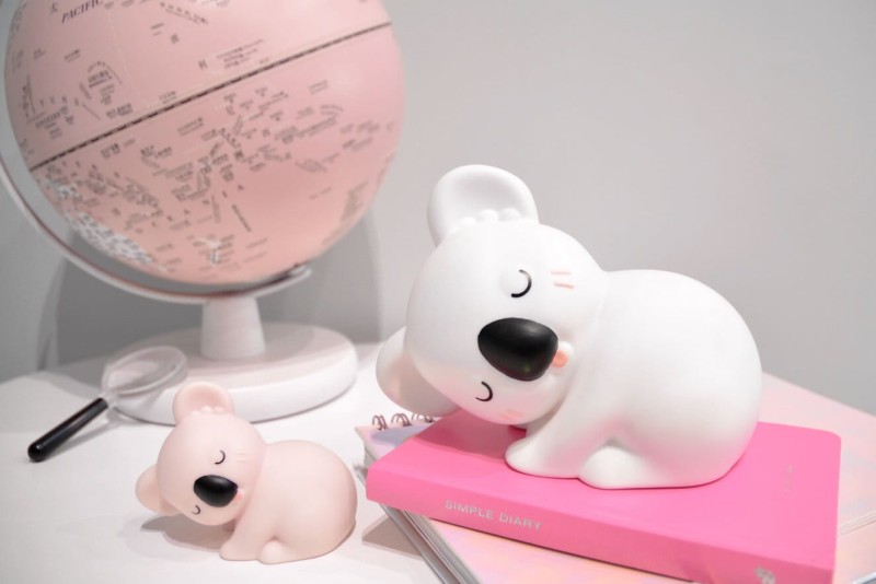 dhink-lampka-dotykowa-koala-bialy-na-baterie-polkabubu-7.jpg