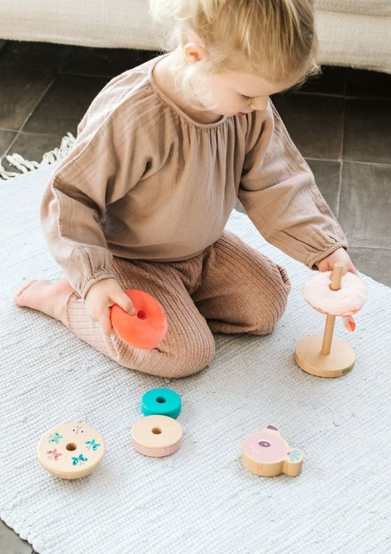 LILLIPUTIENS-Drewniana-ukladanka-piramida-z-miekkimi-elementami-Flaming-Anais-polkabubu-5.jpg