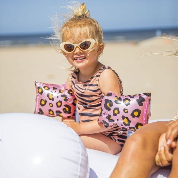 The-Swim-Essentials-Rekawki-do-plywania-2-6-lat-Panterka-Roz-2020SE36-polkabubu-5.jpg