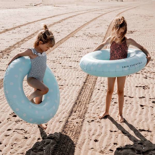 The-Swim-Essentials-Kolo-do-plywania-Blue-with-White-Dots-90-cm-2020SE40-polkabubu-3.jpg