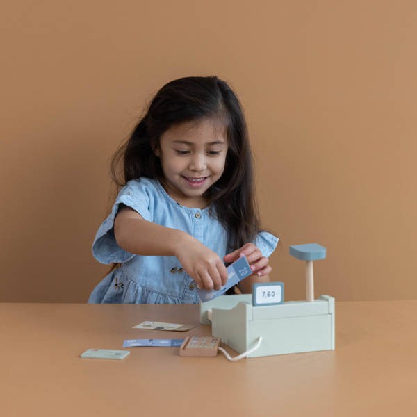 Little-Dutch-Drewniana-kasa-FSC-LD7082-polkabubu-4.jpg
