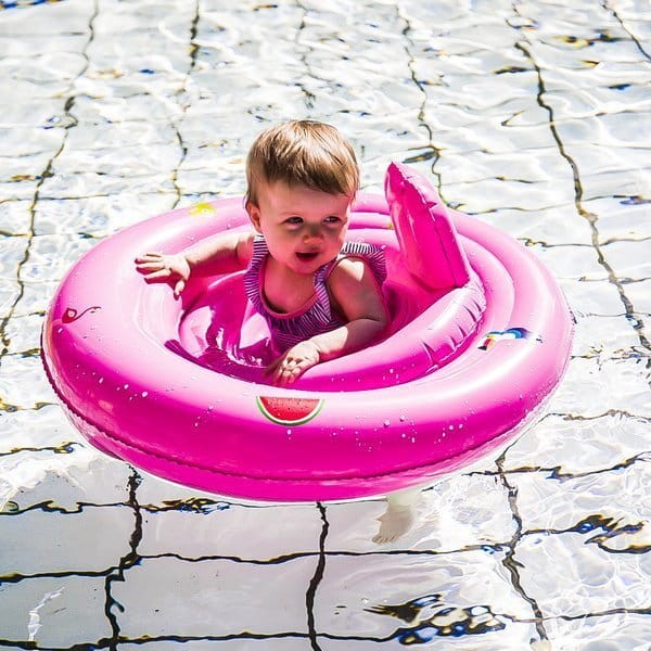The-Swim-Essentials-Kolko-treningowe-dla-dzieci-Rozowe-polkabubu-5.jpg