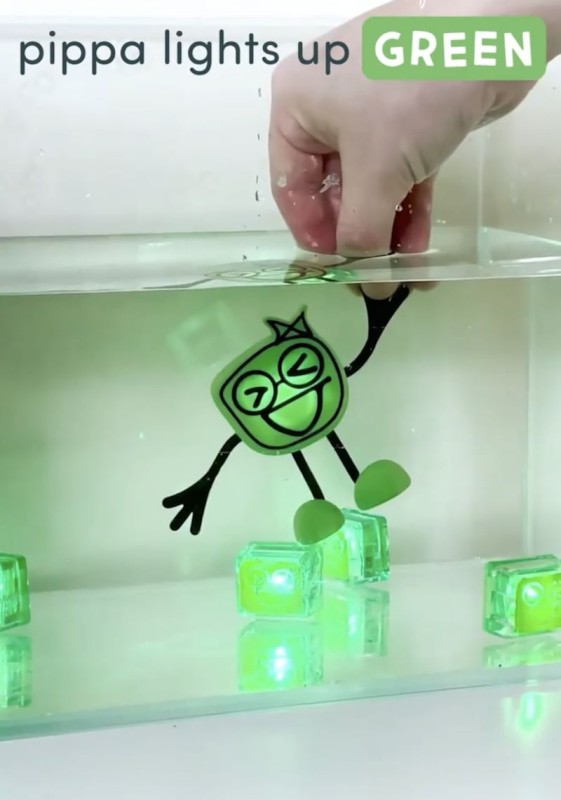 glo-pals-figurka-2-kostki-sensoryczne-pippa-zielone-polkabubu-3.jpg