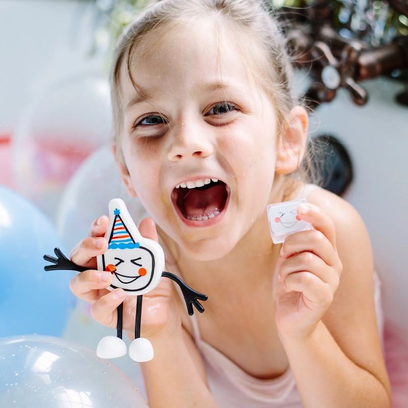 glo-pals-figurka-2-kostki-sensoryczne-party-pal-wielokolorowe-polkabubu-6.jpg