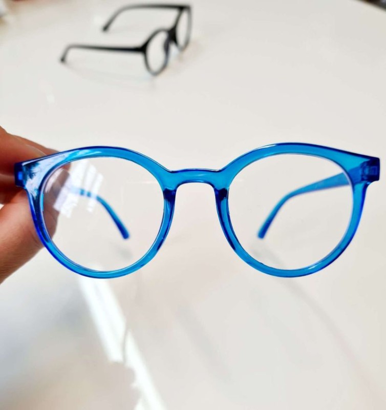 elle-porte-okulary-z-filtrem-swiatla-niebieksiego-blue-polkabubu-2.jpg