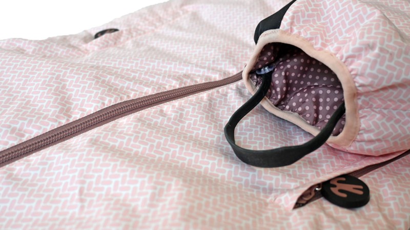 kombinezon-zimowy-ducksday-packshots-snowsuit-toddler-molly-detachable foot stirrups.jpg