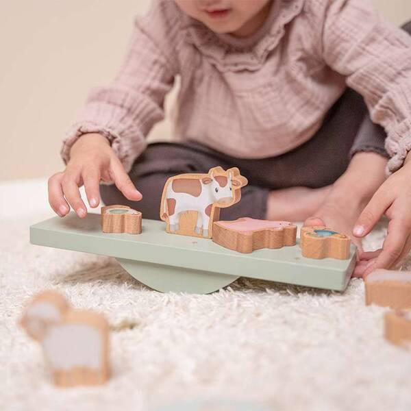 Little-Dutch-Gra-balansujaca-Little-Farm-FSC-LD7157-polkabubu-4.jpg