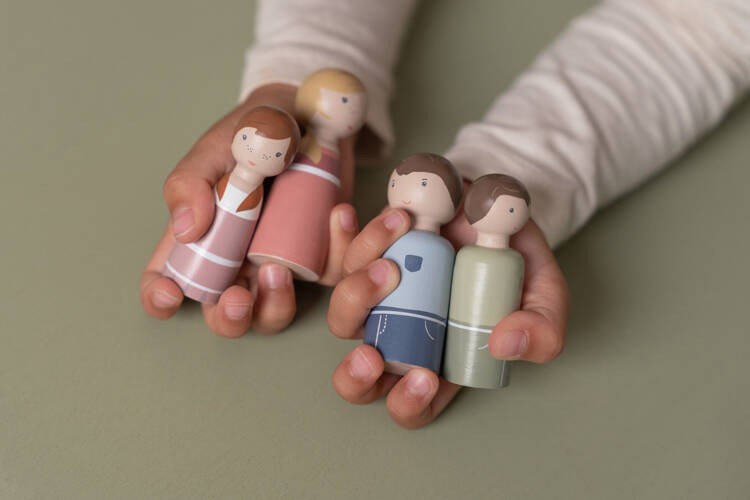 Little-Dutch-Zestaw-do-domku-rodzina-Rosy-FSC-LD7121-polkabubu-3.jpg