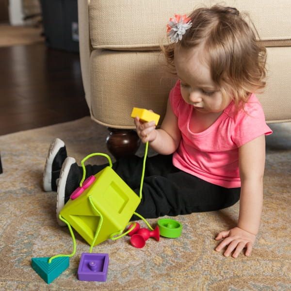 fat-brain-toy-sorter-kostka-polkabubu-7.jpg