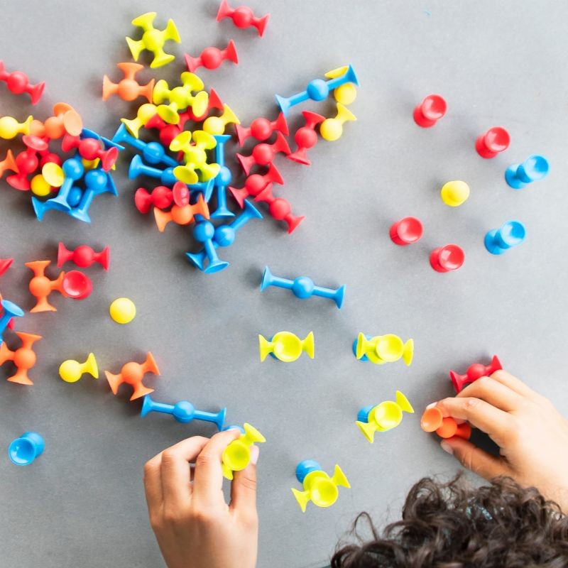 fat-brain-toy-mini-przyssawki-squigz-polkabubu-15.jpg