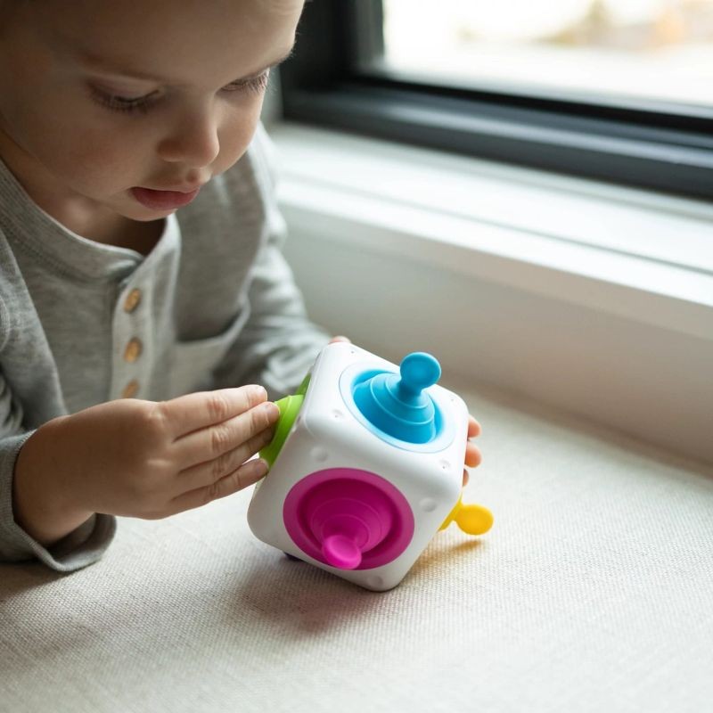 fat-brain-toy-sensokostka-polkabubu-2.jpg