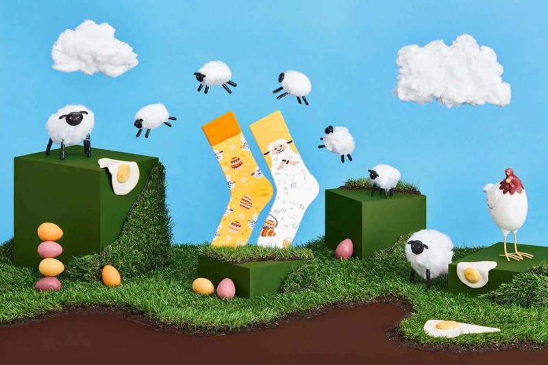 many-mornings-skarpetki-regular-easter-lamb-polkabubu-2.jpg