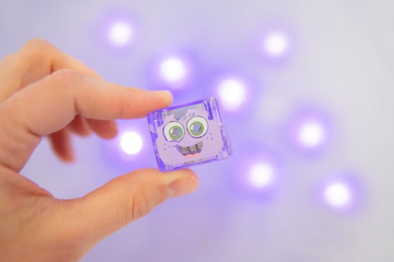 Glo-Pals-Postac-do-kapieli-Lumi-zestaw-z-dwiema-kostkami-polkabubu-6.jpg