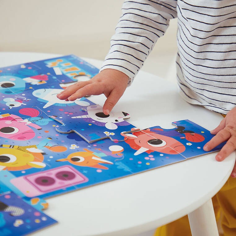 janod-Puzzle-w-walizce-Jednorozce-na-koncercie-rockowym-polkabubu-4.jpg