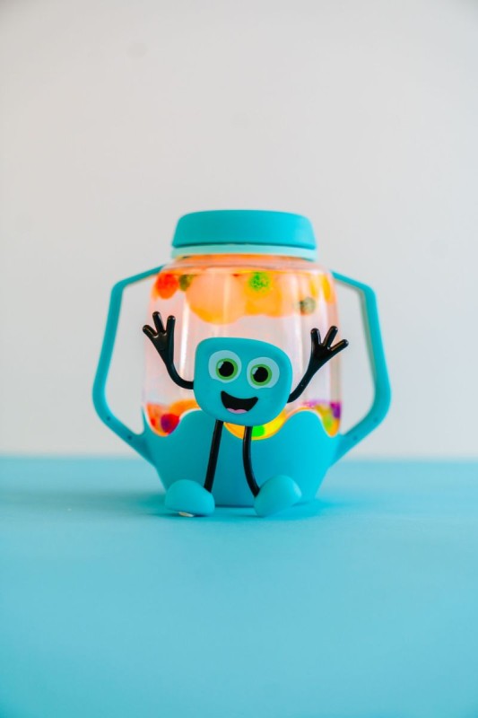 Glo-Pals-Sloik-sensoryczny-do-napelnienia-woda-kolor-niebieski-polkabubu-4.jpg
