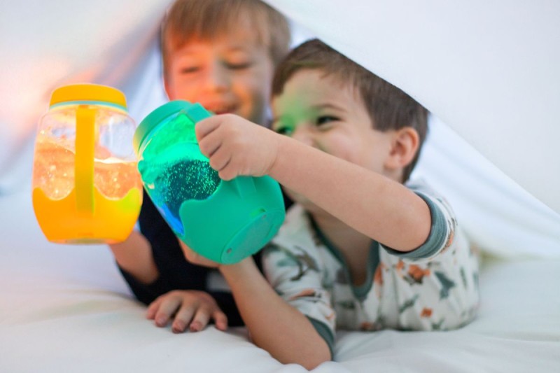 Glo-Pals-Sloik-sensoryczny-do-napelnienia-woda-kolor-zielony-polkabubu-4.jpg