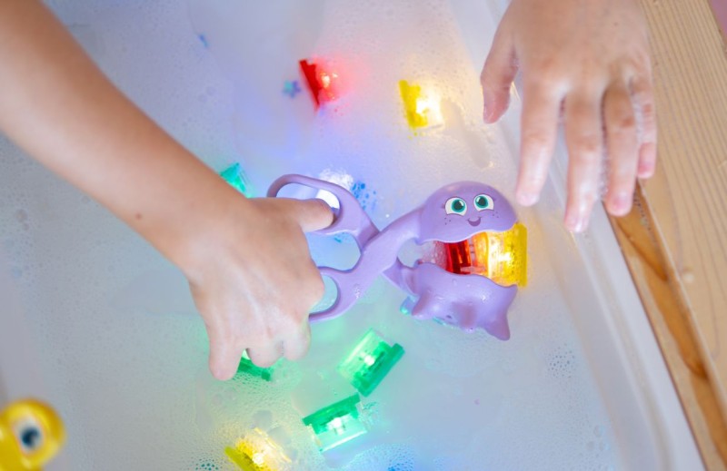 Glo-Pals-Zestaw-zabawek-Glo-Pals-5w1-rozwijajacych-motoryke-mala-polkabubu-4.jpg