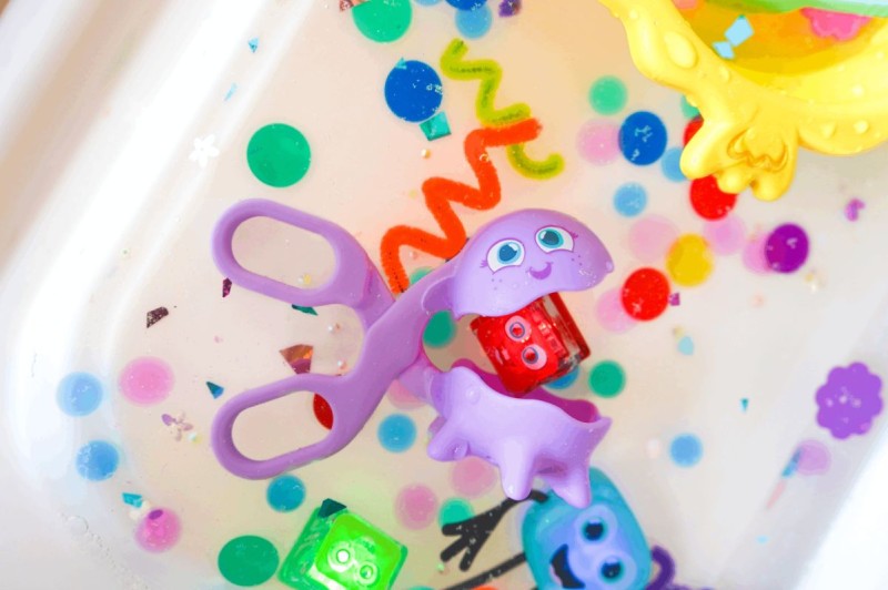 Glo-Pals-Zestaw-zabawek-Glo-Pals-5w1-rozwijajacych-motoryke-mala-polkabubu-11.jpg