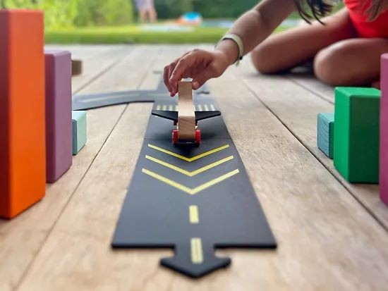 waytoplay-runway-polkabubu-3.jpg