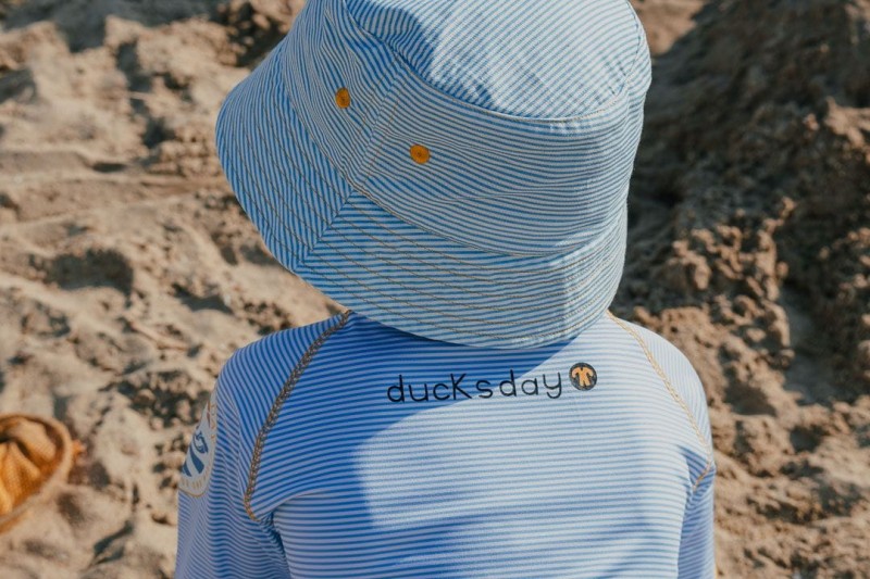 Ducksday-kapelusz-uv-true-blue-polkabubu-19.jpg