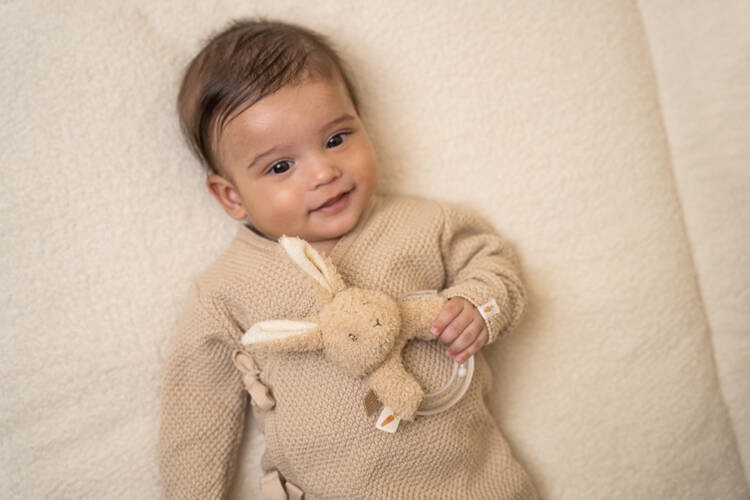 Little-Dutch-Grzechotka-kroliczek-Baby-bunny-LD8852-polkabubu-3.jpg