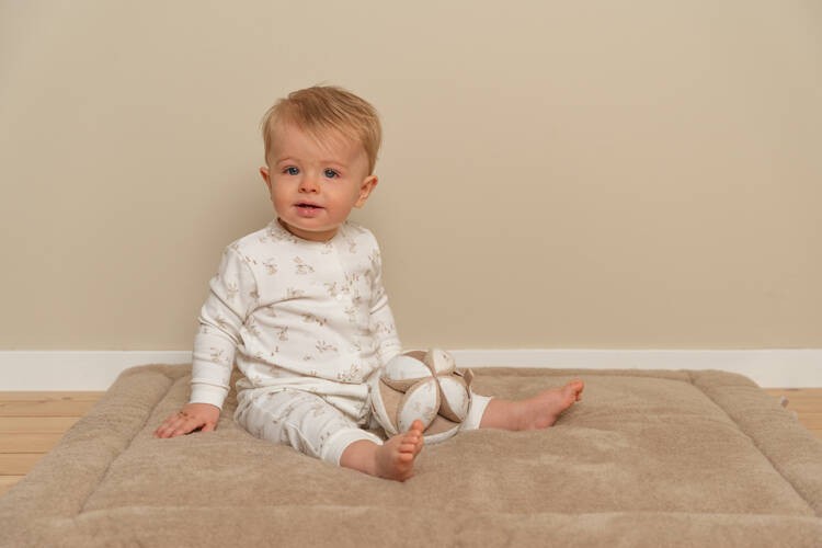 Little-Dutch-Pileczka-sensoryczna-Baby-bunny-LD8853-polkabubu-4.jpg