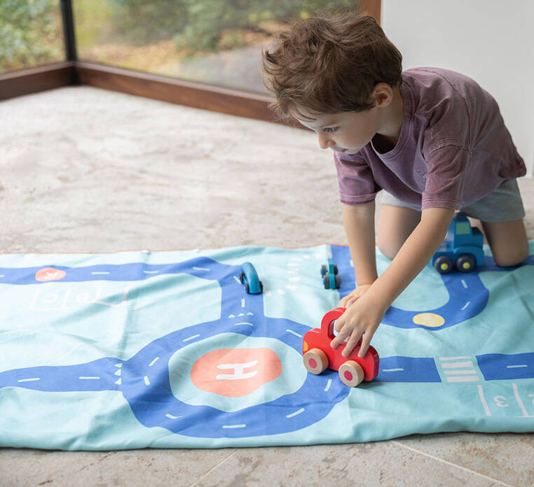 QUUT-Dwustronny-recznik-plazowy-PlayTowels-M-140-x-70cm-Road-polkabubu-9.jpg